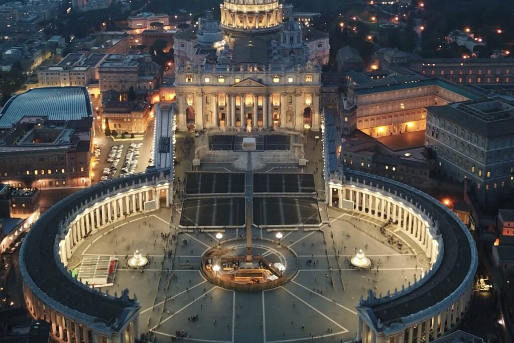 Musei Vaticani e Piazza San Pietro visti dall’alto