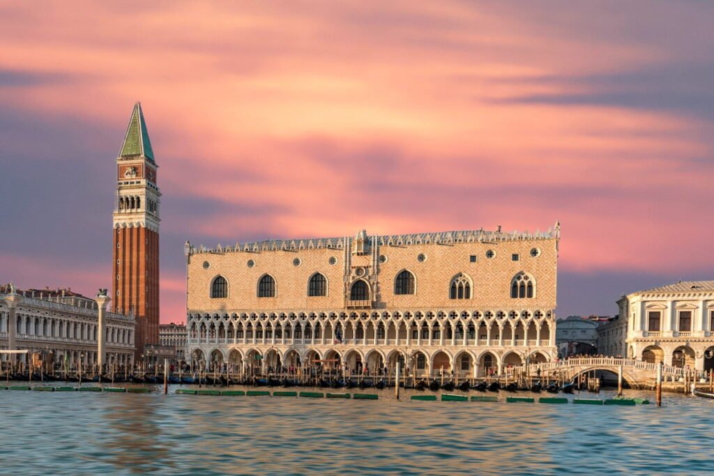Palazzo Ducale e Campanile di San Marco al tramonto